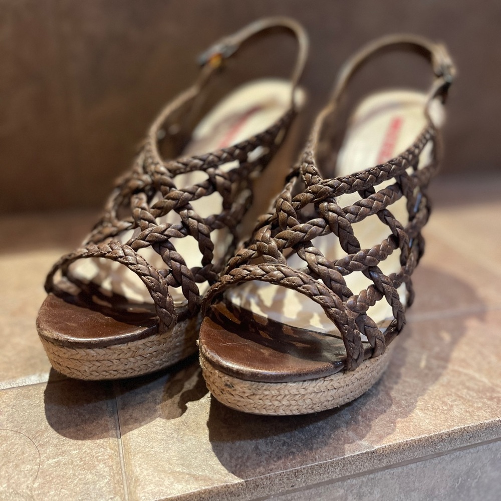 Prada Espadrilles - Brown Leather Size EU37 US 7. In great condition.